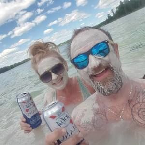 Meet your Posher, Niki